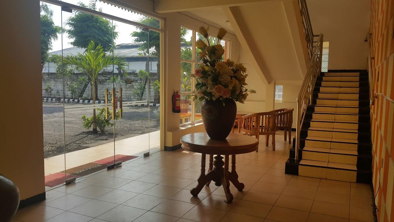 Sinar Bintang Hotel Cepu Exterior photo